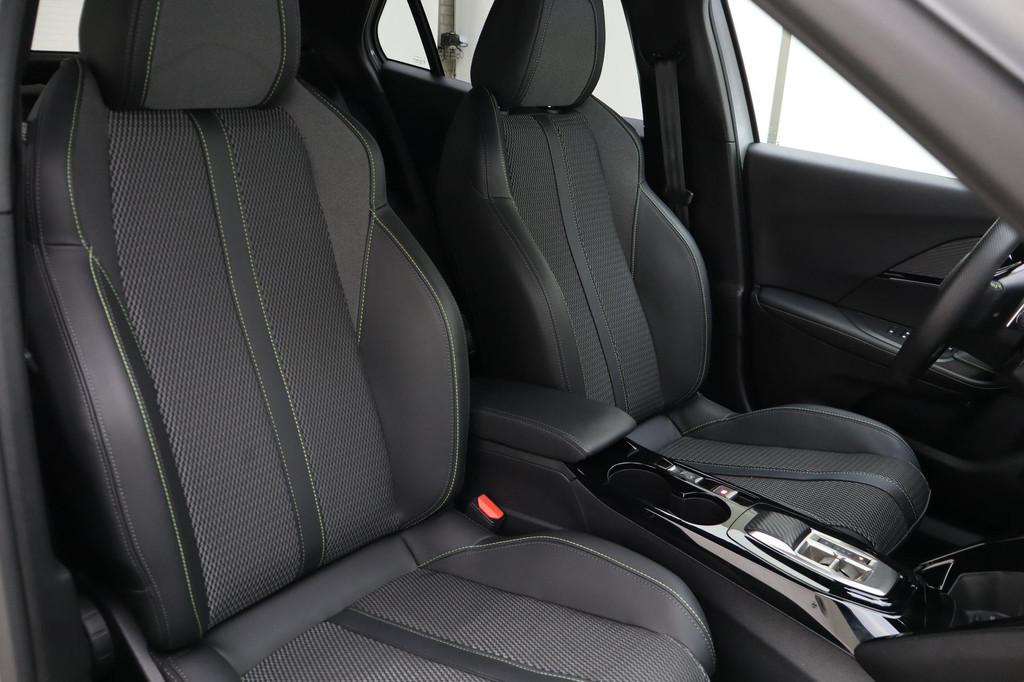 Peugeot 2008 1.2 Hybrid 145 GT Navigatie | Camera achter | A, Auto's, Peugeot, Gebruikt, 1199 cc, Leder en Stof, Wit