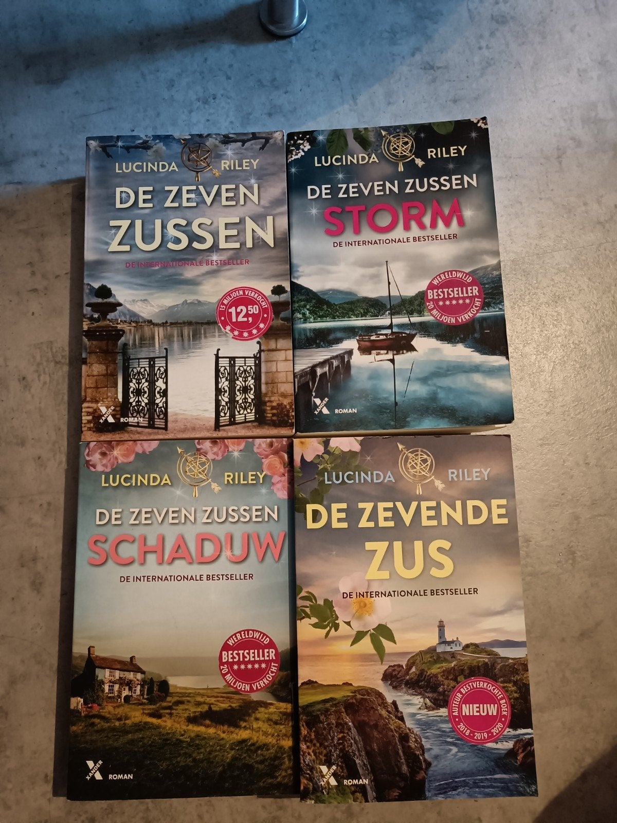 4 delen van De zeven zussen serie - Lucinda Riley, Ophalen of Verzenden, Zo goed als nieuw, Lucinda Riley