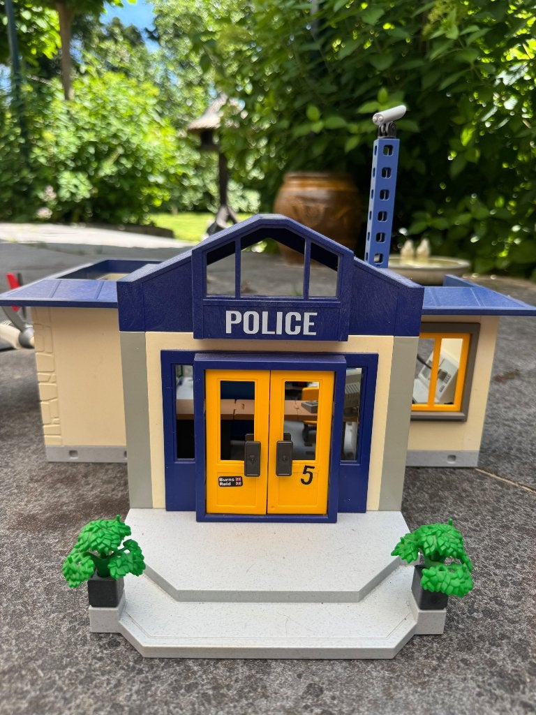 Playmobil politiebureau met motorvoertuigen, Ophalen, Gebruikt, Gebouw, Complete set