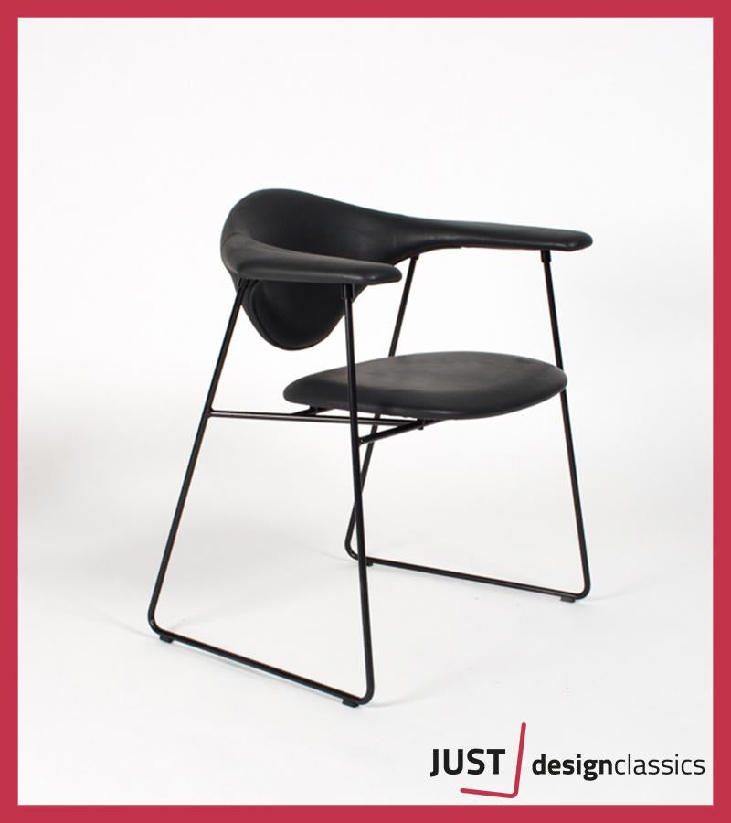 Gubi Masculo Lounge Chair (voorraad:2), Huis en Inrichting, Stoelen, Niet ingevuld, Zo goed als nieuw, Niet ingevuld, Niet ingevuld