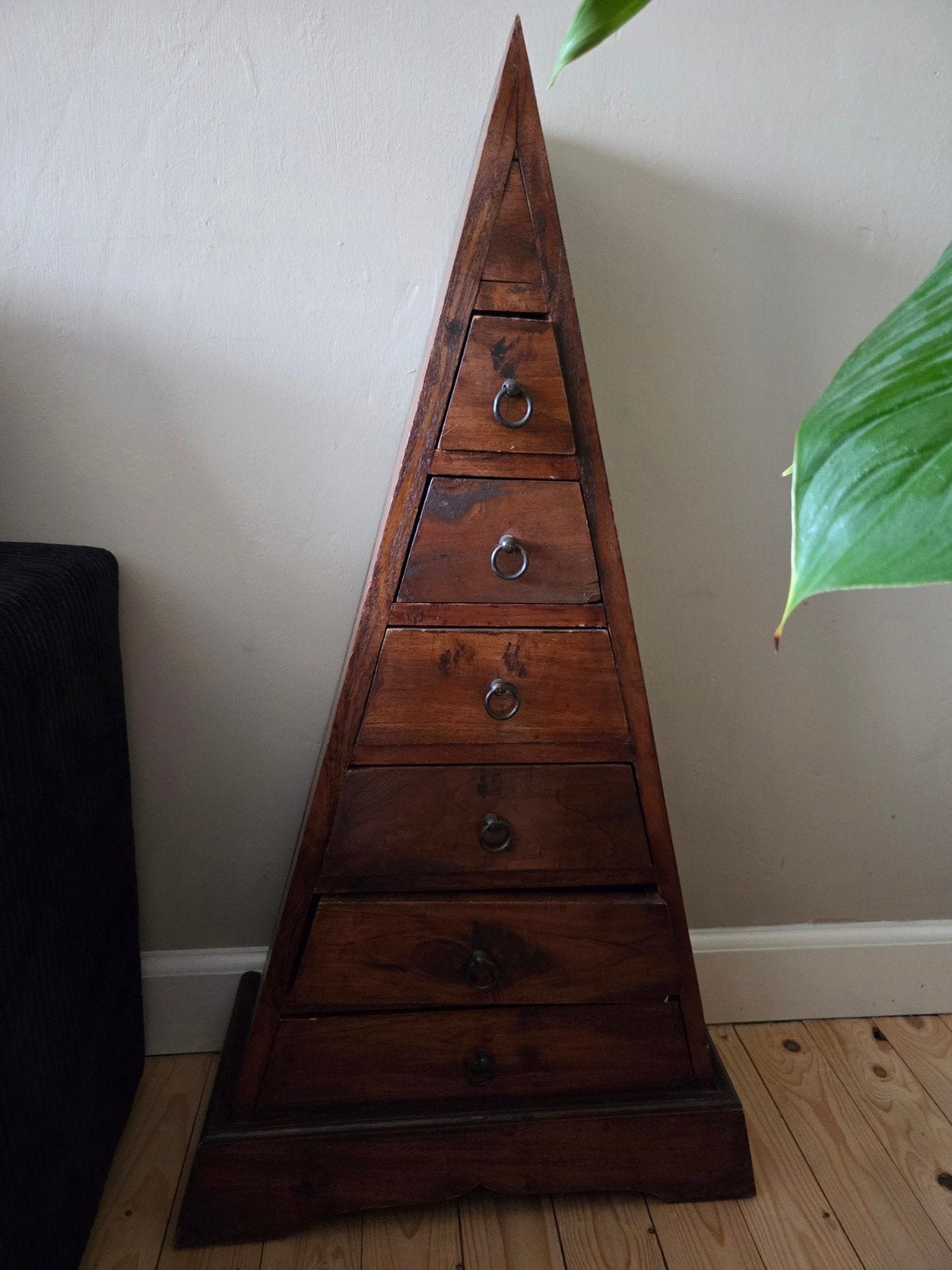 Unieke piramide ladekast van hout, Huis en Inrichting, Ophalen, Minder dan 50 cm, Gebruikt, 5 laden of meer