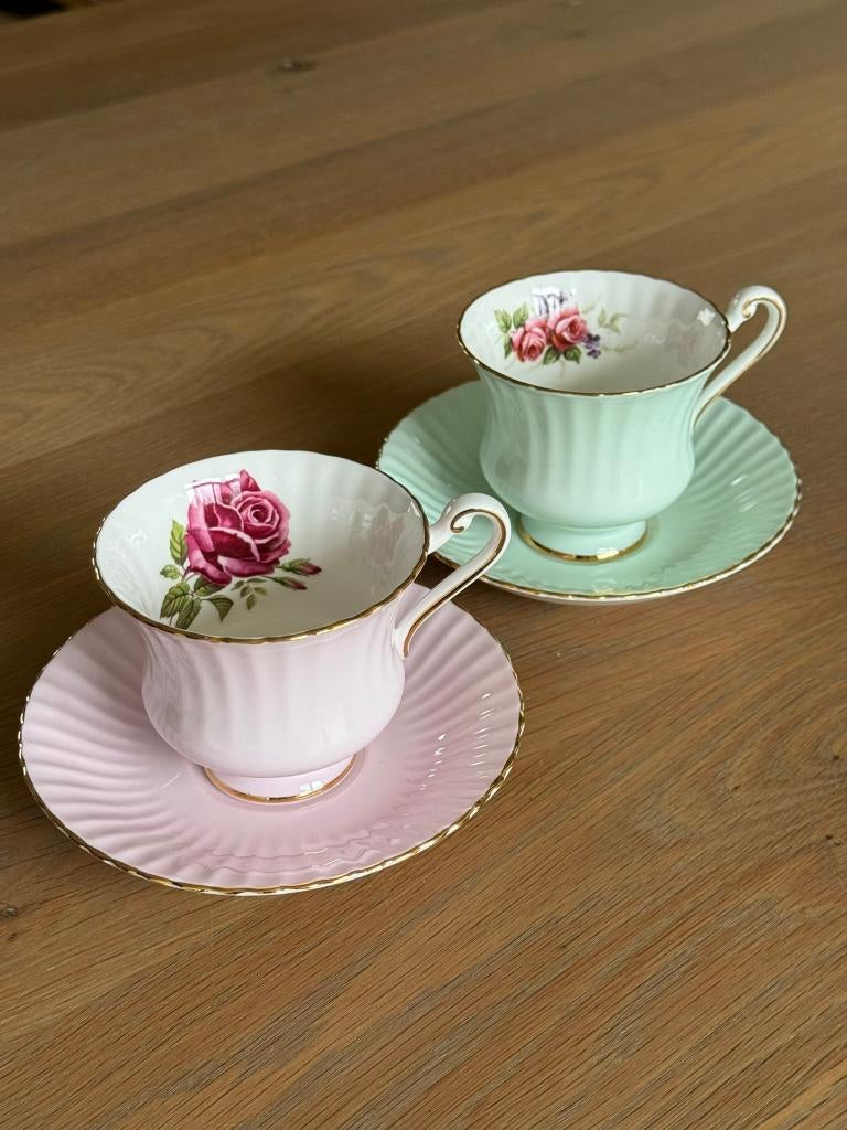 2 kop en schotel Paragon by Appointment to her Majesty 1960, Verzamelen, Ophalen of Verzenden, Zo goed als nieuw, Porselein, Kop en/of schotel