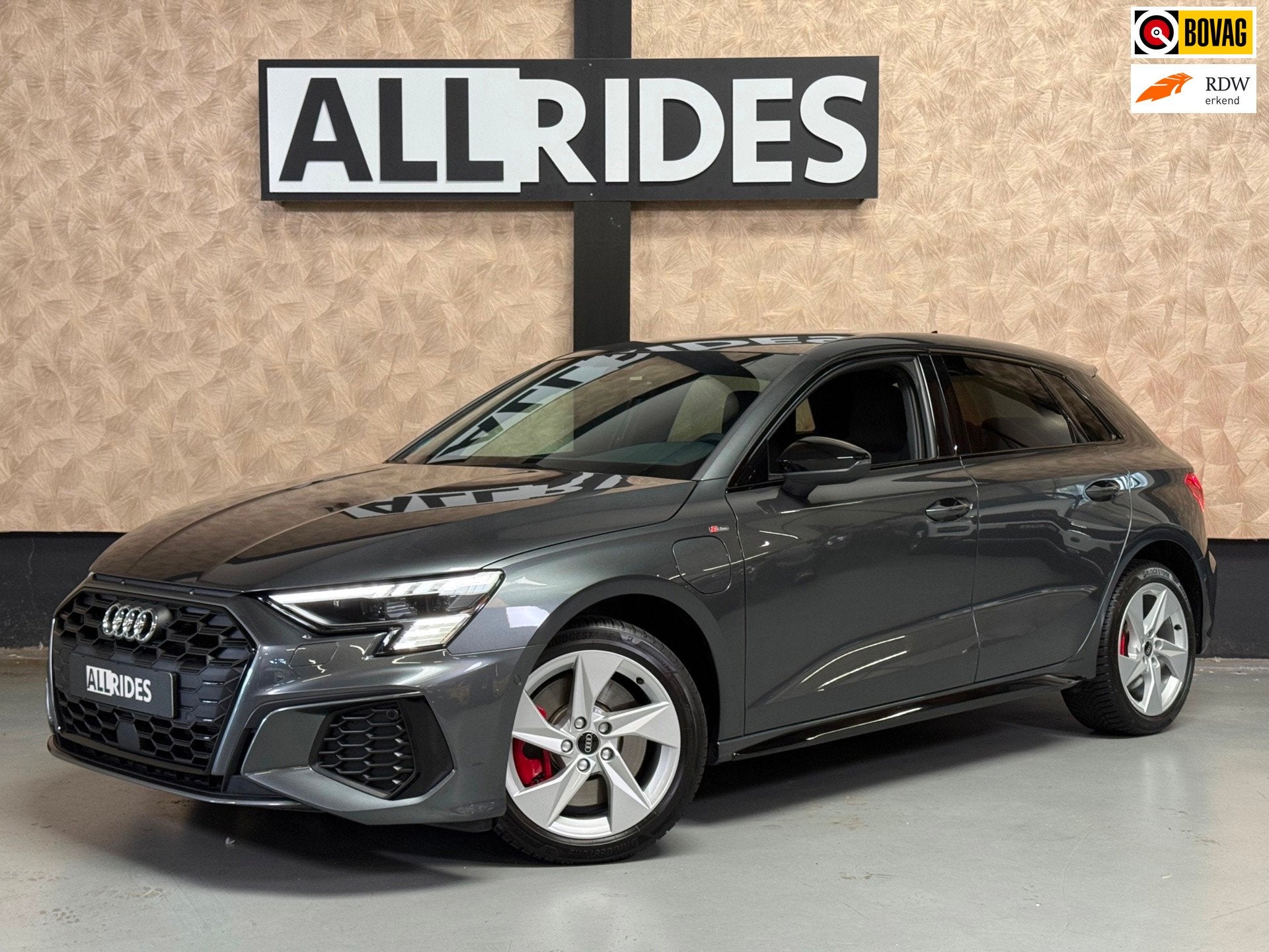 Audi A3 Sportback 45 TFSI e S edition Competition 3x S-line, Automaat, Dealer onderhouden, Gebruikt, 150 pk