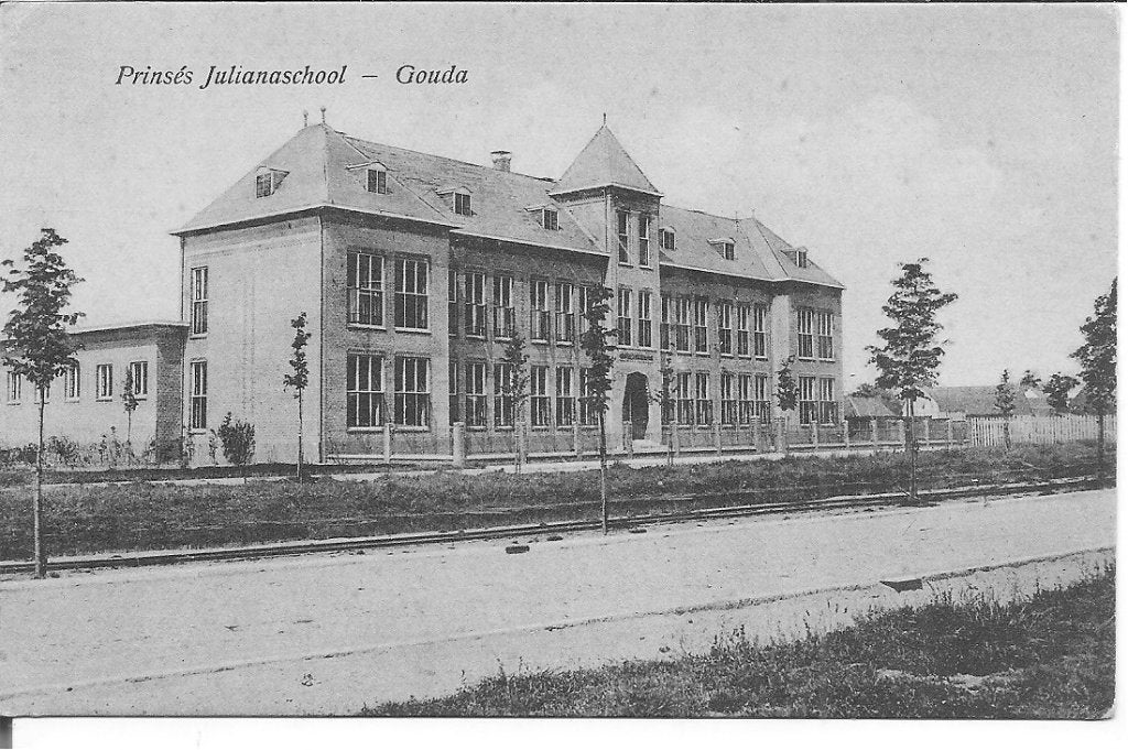 Oude Ansichtkaart Prinses Julianaschool Gouda, Ophalen of Verzenden, 1920 tot 1940, Ongelopen, Zuid-Holland