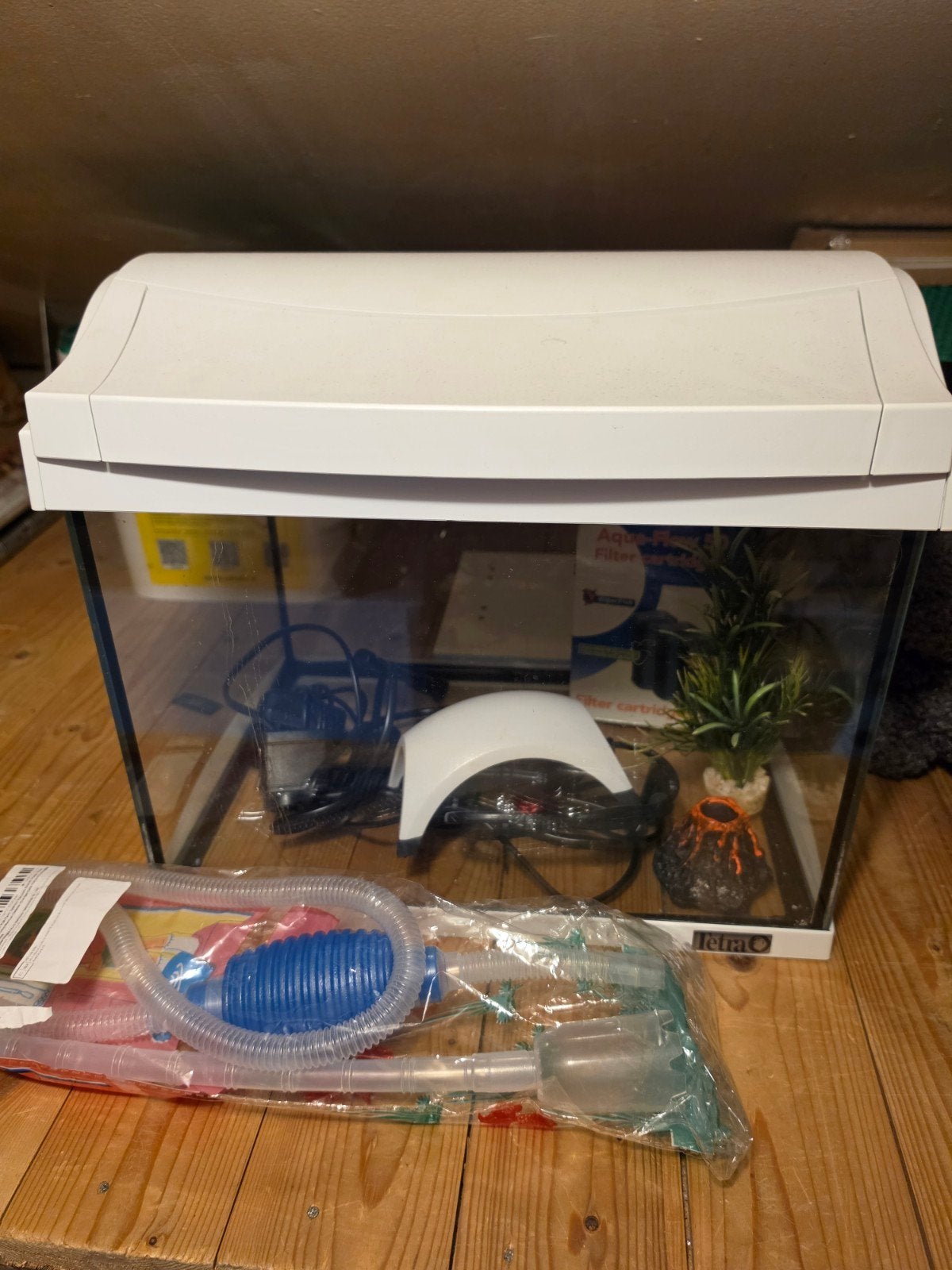 aqaurium met toebehoren tetra, Dieren en Toebehoren, Ophalen, Zo goed als nieuw, Leeg aquarium, Tetra