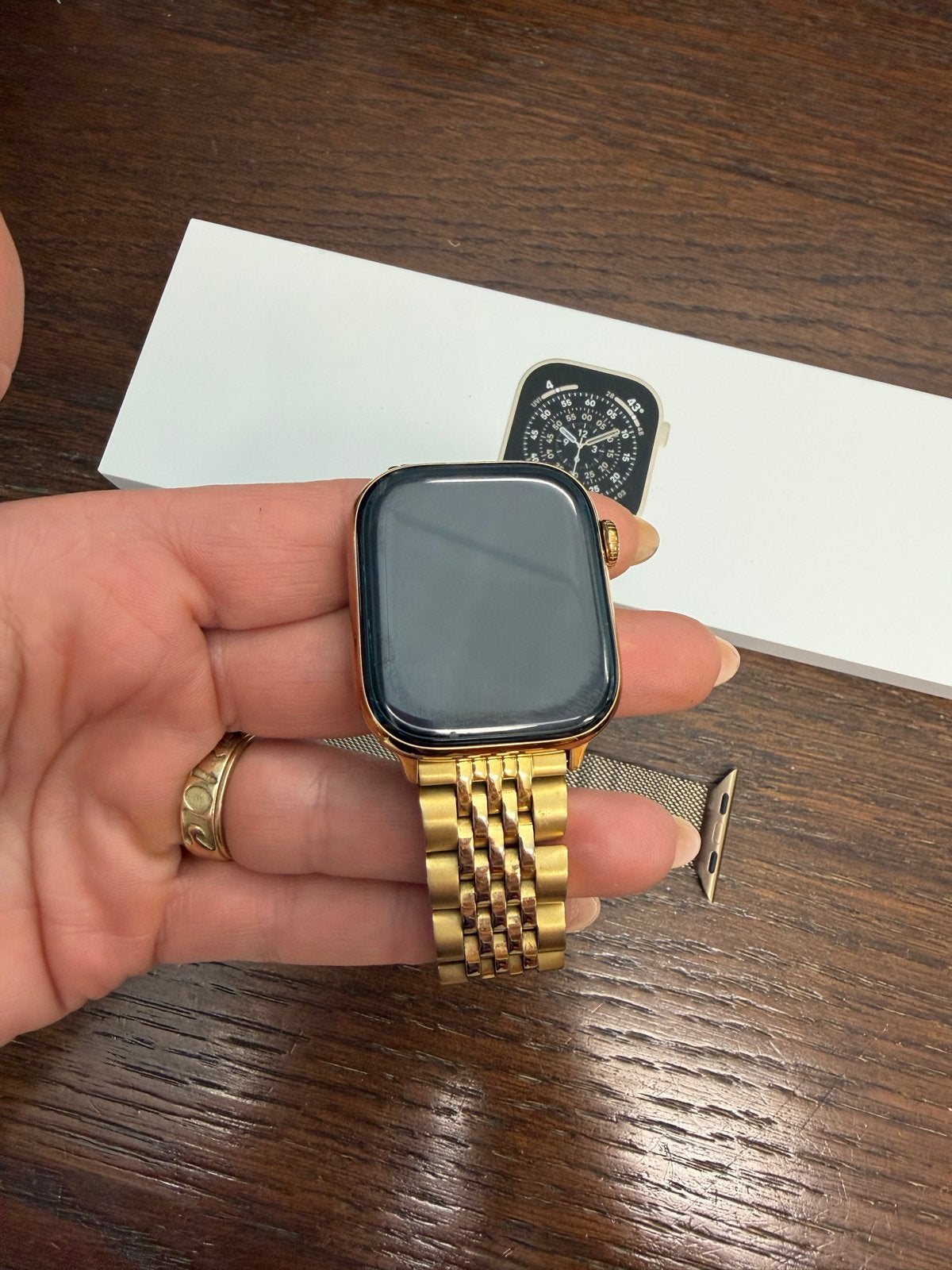 Apple Watch Series 11 GPS + Cellular 42mm Gold Titanium Case, Ophalen, Zo goed als nieuw, IOS