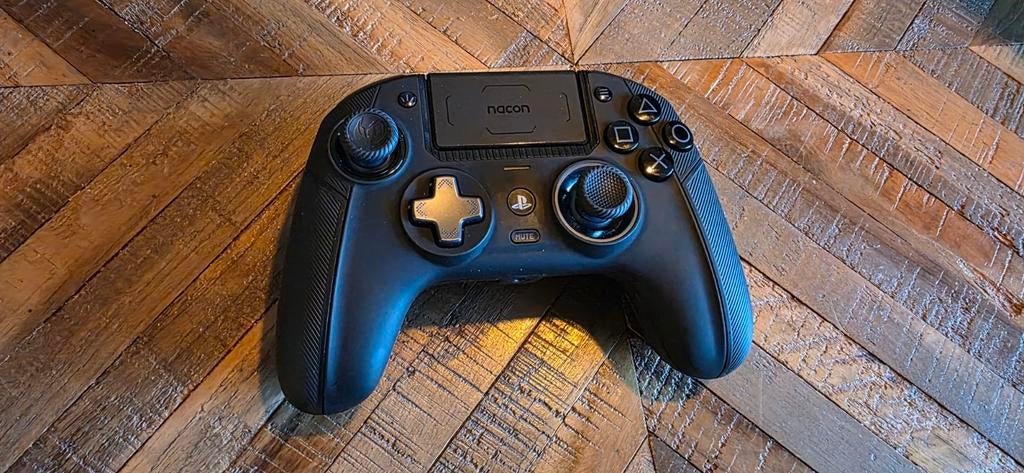 Nacon Revolution pro 5 PS5, PlayStation 5, Ophalen of Verzenden, Zo goed als nieuw, Controller