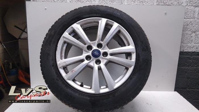 Velg + Band van een Ford Kuga, Auto-onderdelen, Banden en Velgen, Gebruikt, -, -, Ophalen of Verzenden