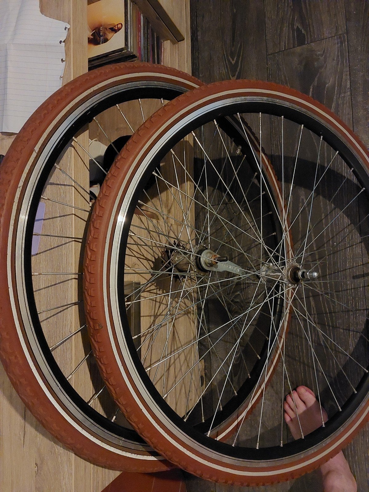 Fietswielen met bruine banden - Set van  2met antie lek band, Wiel, Gebruikt, Stadsfiets, Ophalen of Verzenden
