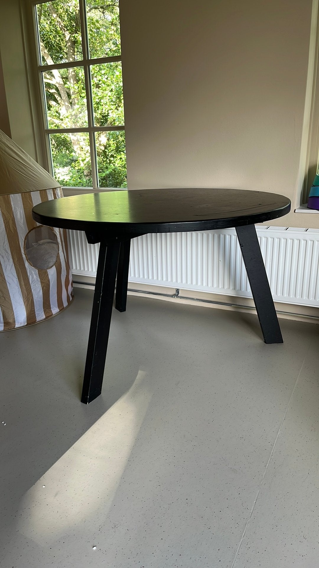 Gratis, Stevige houten ronde tafel, Ophalen, Gebruikt, 100 tot 150 cm, Rond