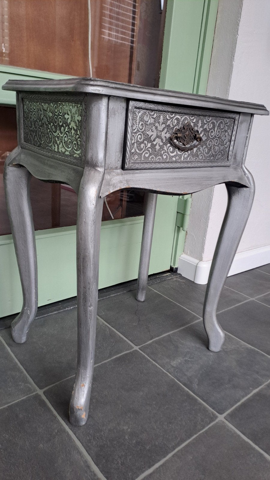 Zilverkleurig kastje met lade - sierlijk design, Ophalen, Gebruikt, Minder dan 45 cm, Onbekend