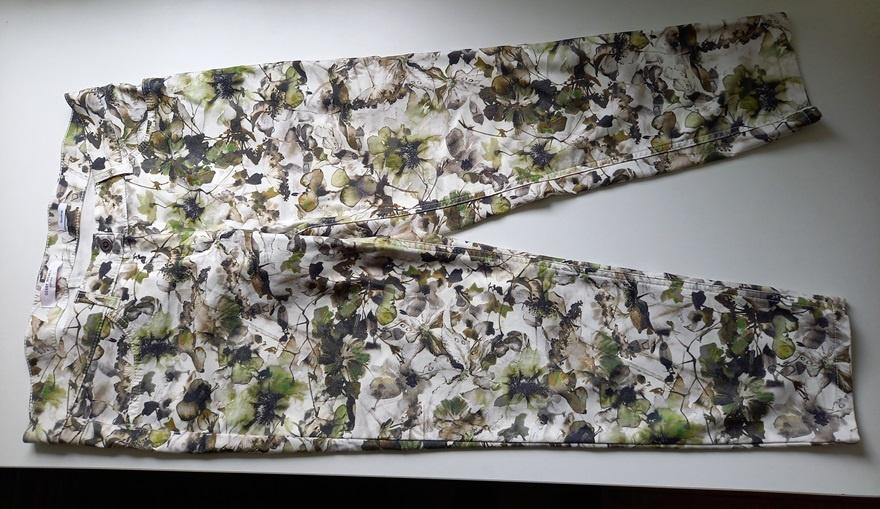 Gerry Weber mooie groene broek met bloemen, mt 42, Kleding | Dames, Verzenden, Maat 42/44 (L), Zo goed als nieuw, Lang