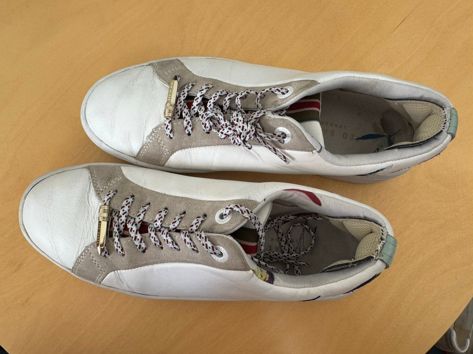 Sneakers by Ted Baker/ 38EU, Kleding | Dames, Schoenen, Wit, Zo goed als nieuw, Wandelschoenen, Ophalen of Verzenden