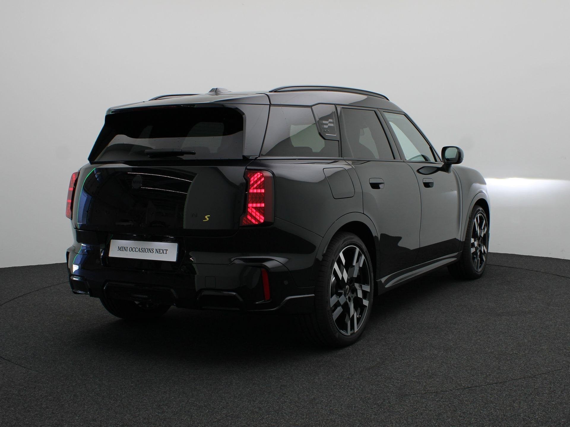 MINI Countryman SE John Cooper Works + Pakket M + Getint Gla, Auto's, 34 min, Automatische klimaatregeling, 467 km, Zwart