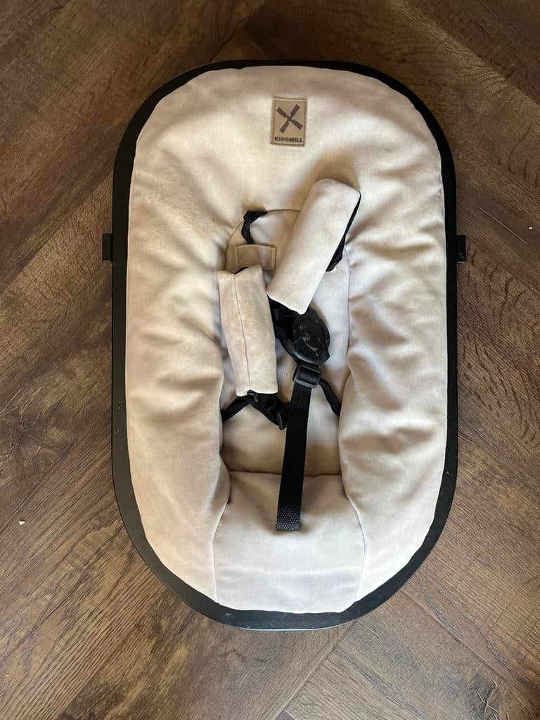 Kidsmill Newborn Seat, Ophalen of Verzenden, Zo goed als nieuw, Meegroeistoel, Gordel(s)