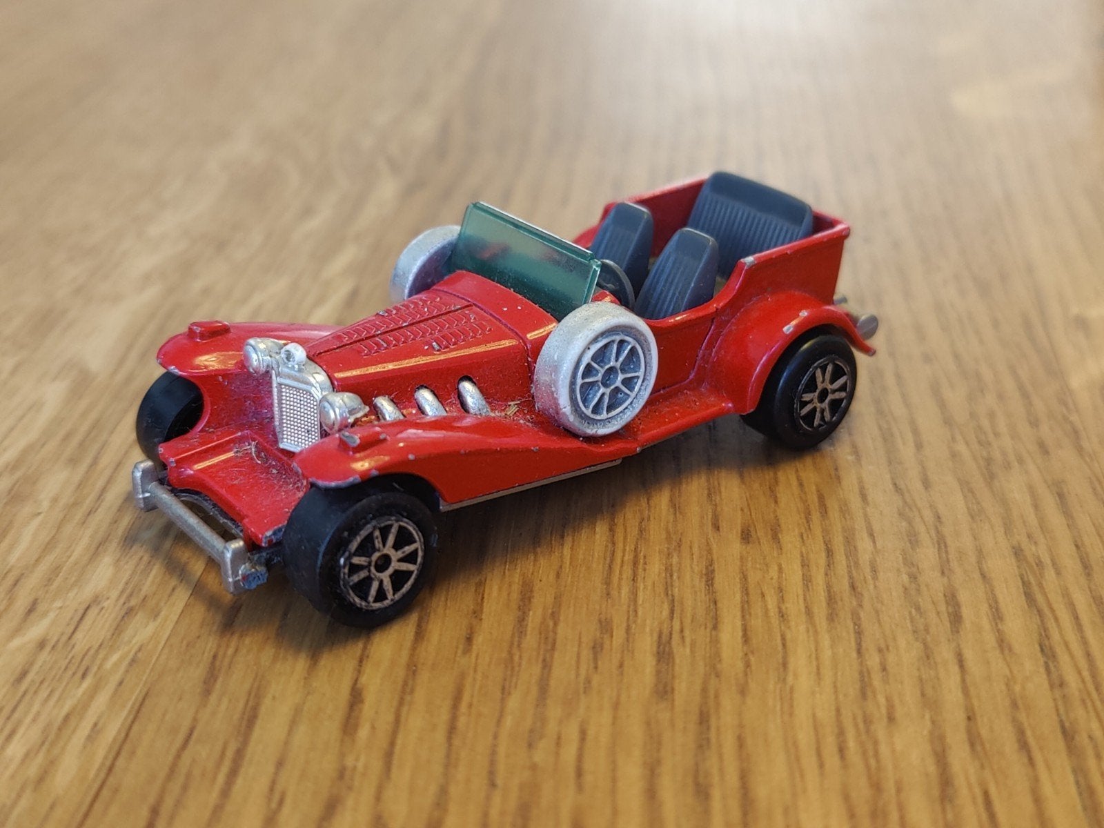 Majorette Excalibur ROOD, Ophalen of Verzenden, Zo goed als nieuw, Auto
