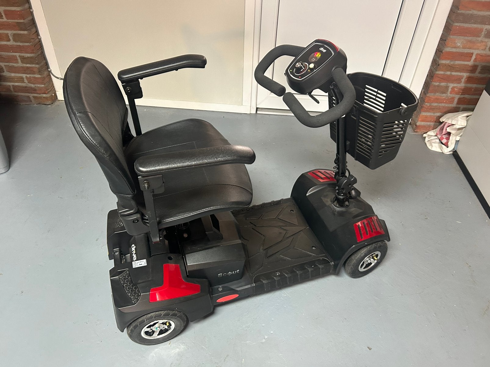 Scootmobiel merk drive, Drive, 16 t/m 25 km, Ophalen of Verzenden, Zo goed als nieuw