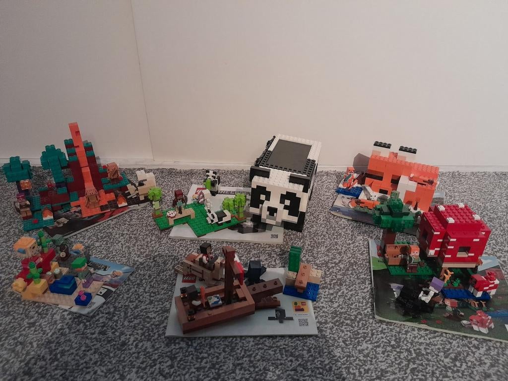 Lego minecraft. 6 verschillende sets en bijbehorende boekjes, Ophalen of Verzenden, Zo goed als nieuw