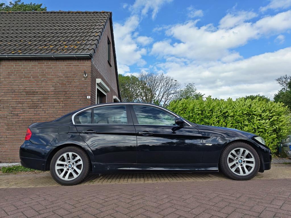 BMW 3-Serie 3.0 I 325 AUT 2008 Zwart, Auto's, Automaat, 745 kg, 1435 kg, 14 km/l