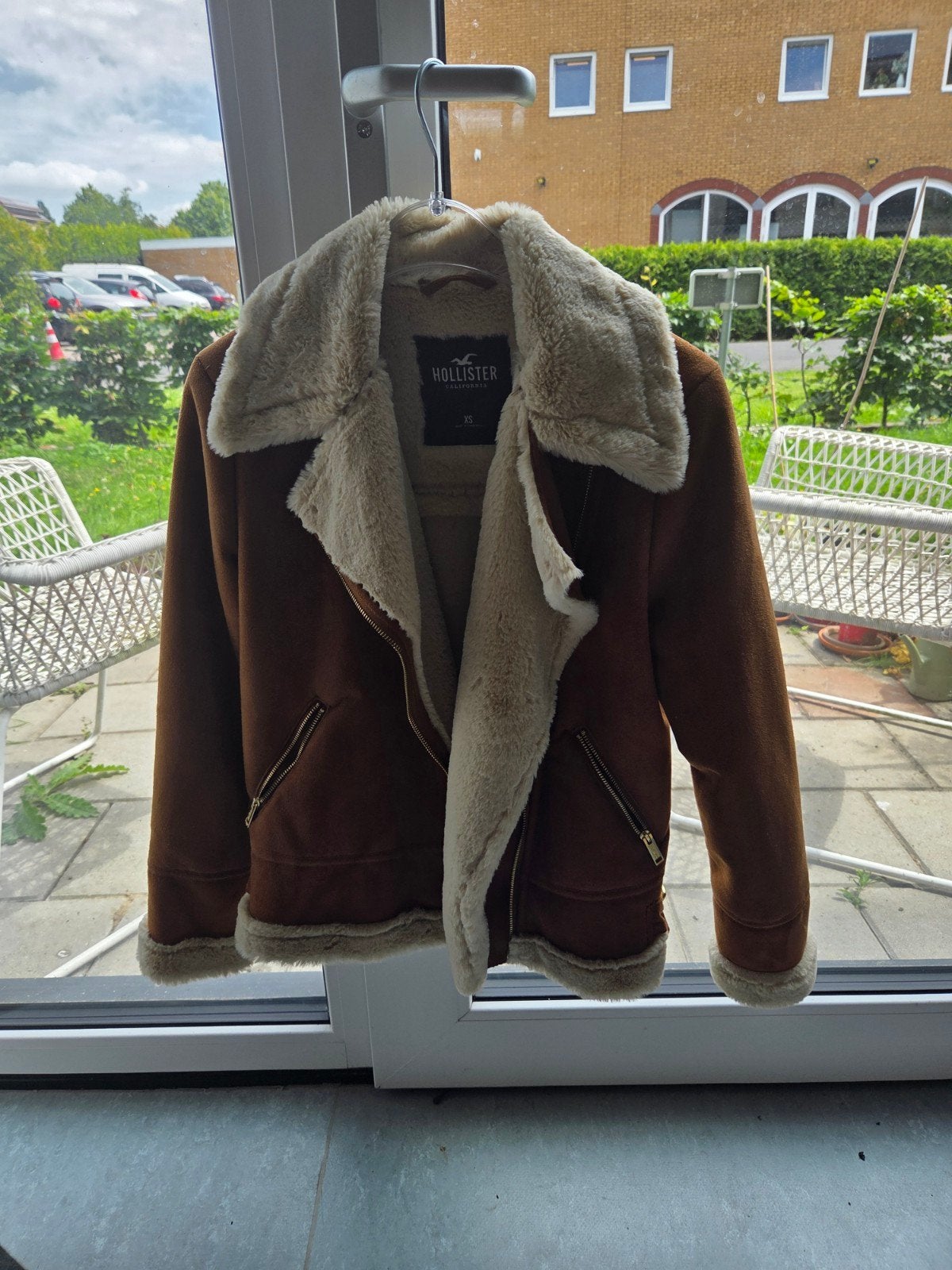 Hollister jas XS, Ophalen, Zwart, Zo goed als nieuw, Maat 34 (XS) of kleiner