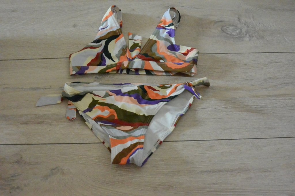 Beachlife Bikini met kleurrijke print - maat 110/116, Beachlife, Meerkleurig, Ophalen of Verzenden, Zo goed als nieuw