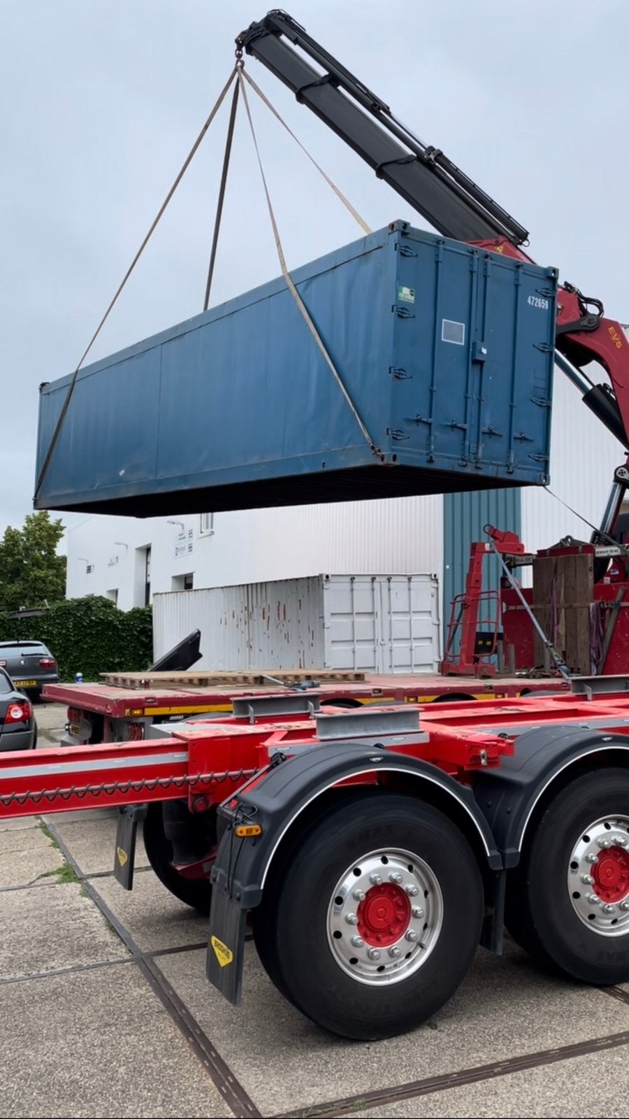 40ft zeecontainer met verlichting, loopdeur en stellingen, Ophalen