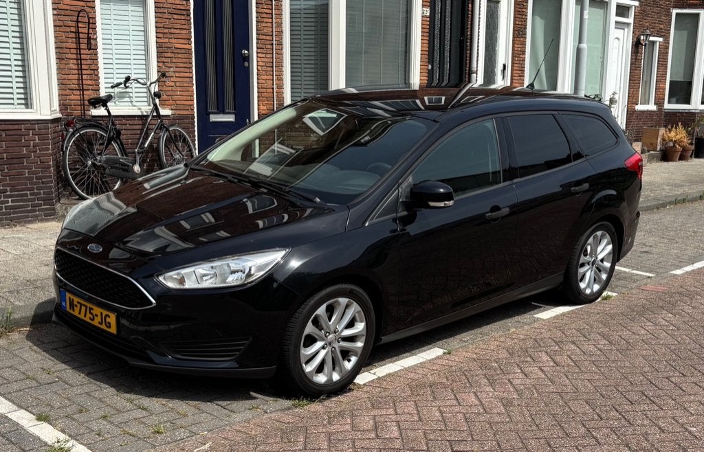 Ford Focus 1.0 EcoBoost Stationwagon - 2015 - Zwart, Auto's, Ford, Euro 5, Stof, Zwart, 100 pk