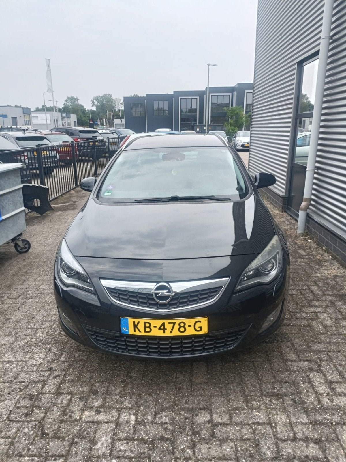 Opel Astra Sports Tourer 2011 – Stage 1 Gechipt – Export / O, Auto's, Voorwielaandrijving, 4 cilinders, 1337 kg, Zwart