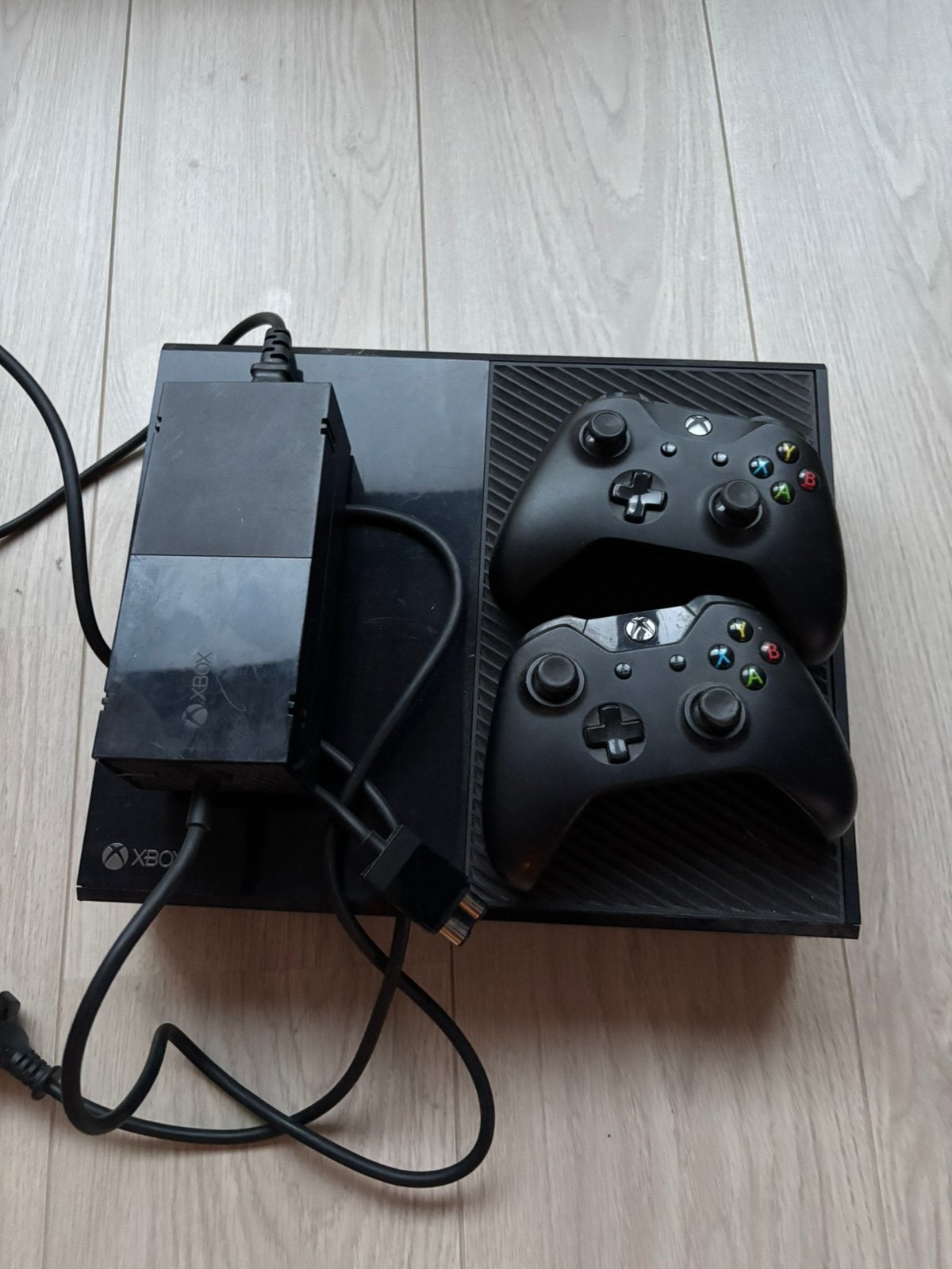 Xbox One 500GB met 2 controllers, Spelcomputers en Games, Ophalen, Xbox One, Met 2 controllers, 500 GB