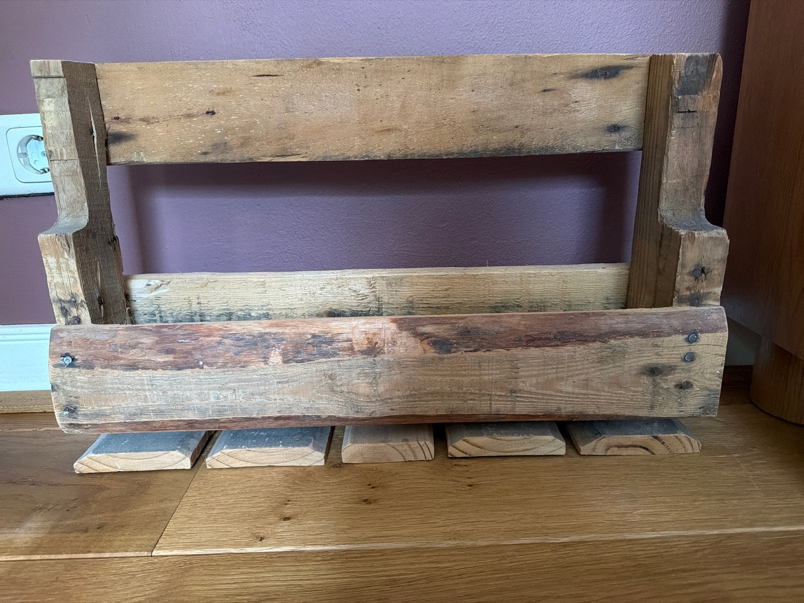 Houten wijnrek voor aan de muur, Ophalen, Gebruikt, Minder dan 5 flessen, 5 – 50