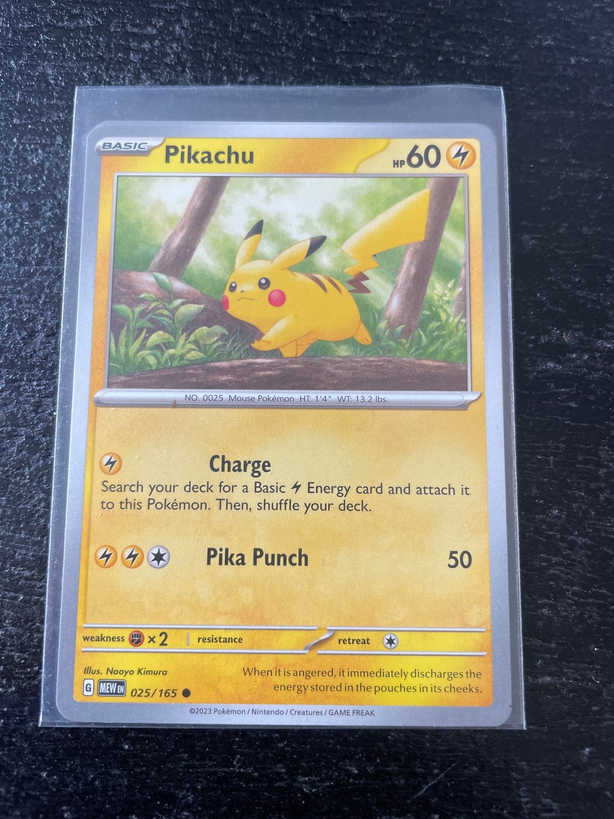 Pikachu Pokémon Kaart - Basic, HP 60, 025/165, Hobby en Vrije tijd, Verzamelkaartspellen | Pokémon, Ophalen of Verzenden, Zo goed als nieuw