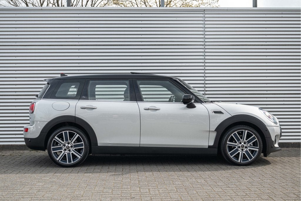 MINI Clubman Cooper Automaat / Richmond Park Edition / Panor, Auto's, Gebruikt, Met garantie (alle), Leder en Stof, Wit