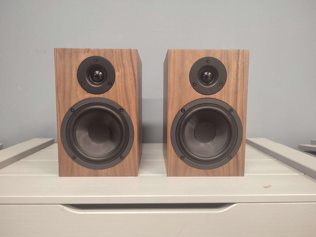 Pro-Ject Speaker Box 5E Boekenplank Luidspreker - Walnoot, Audio, Tv en Foto, Niet ingevuld, Niet ingevuld, Nieuw, Niet ingevuld