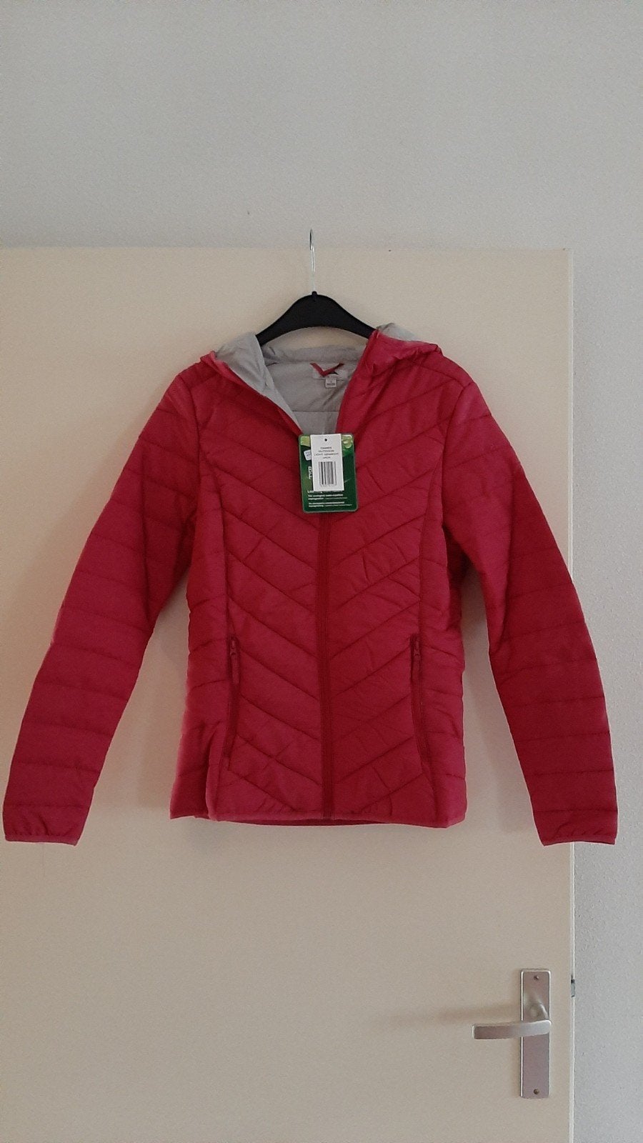 NIEUW ROZE/ROOD CRIVIT JASJE JACK MET CAPUCHON MAAT 36/38, Kleding | Dames, Ophalen of Verzenden, Nieuw, Roze