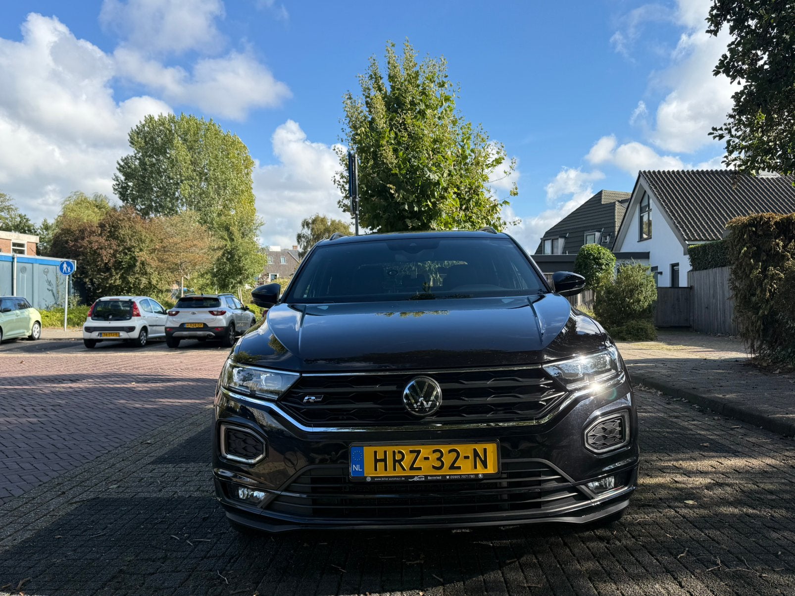 Volkswagen T-Roc 2.0 TSI 3x R-line 190pk 4Motion 7-DSG zwart, Auto's, 1408 kg, 1984 cc, Zwart, Emergency brake assist