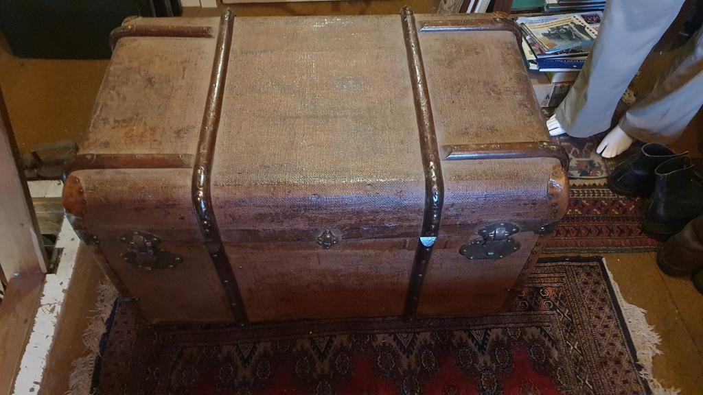 Antieke hutkoffer / reiskoffer - Vintage decoratie, Antiek en Kunst, Ophalen