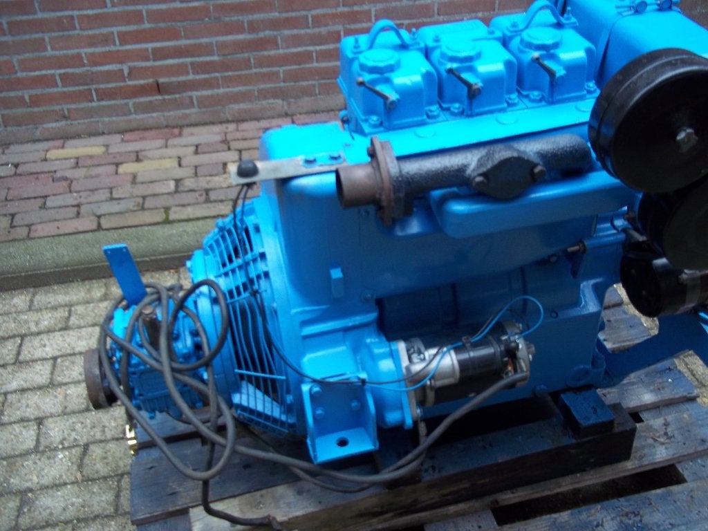 3 cilinder lister ST, Ophalen, Binnenboordmotor, Diesel, Zo goed als nieuw