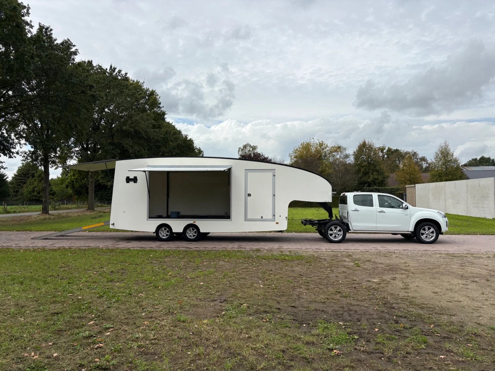 Isuzu N/A Be trekker 4X4 N1 BE TREKKER - be oplegger BOLLE, Automaat, Gebruikt, Euro 6, 4 cilinders