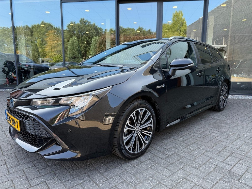 Toyota Corolla 1.8 HYBRID ACTIVE,LED,Carplay,Adapt Cruise,La, 1345 kg, 450 kg, Gebruikt, 750 kg
