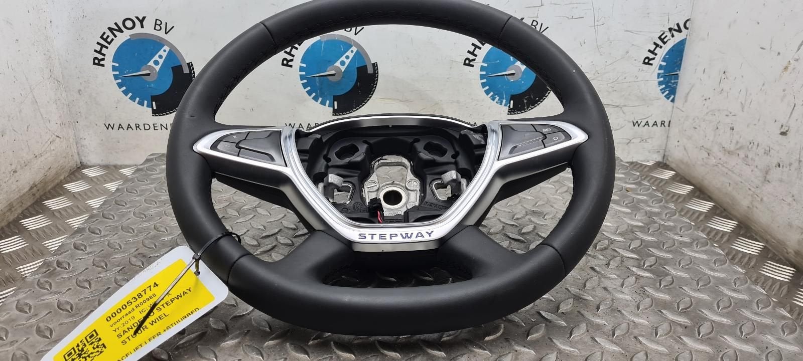 DACIA SANDERO STEPWAY STUURWIEL 2019, Ophalen of Verzenden, Gebruikt, Stiba lid