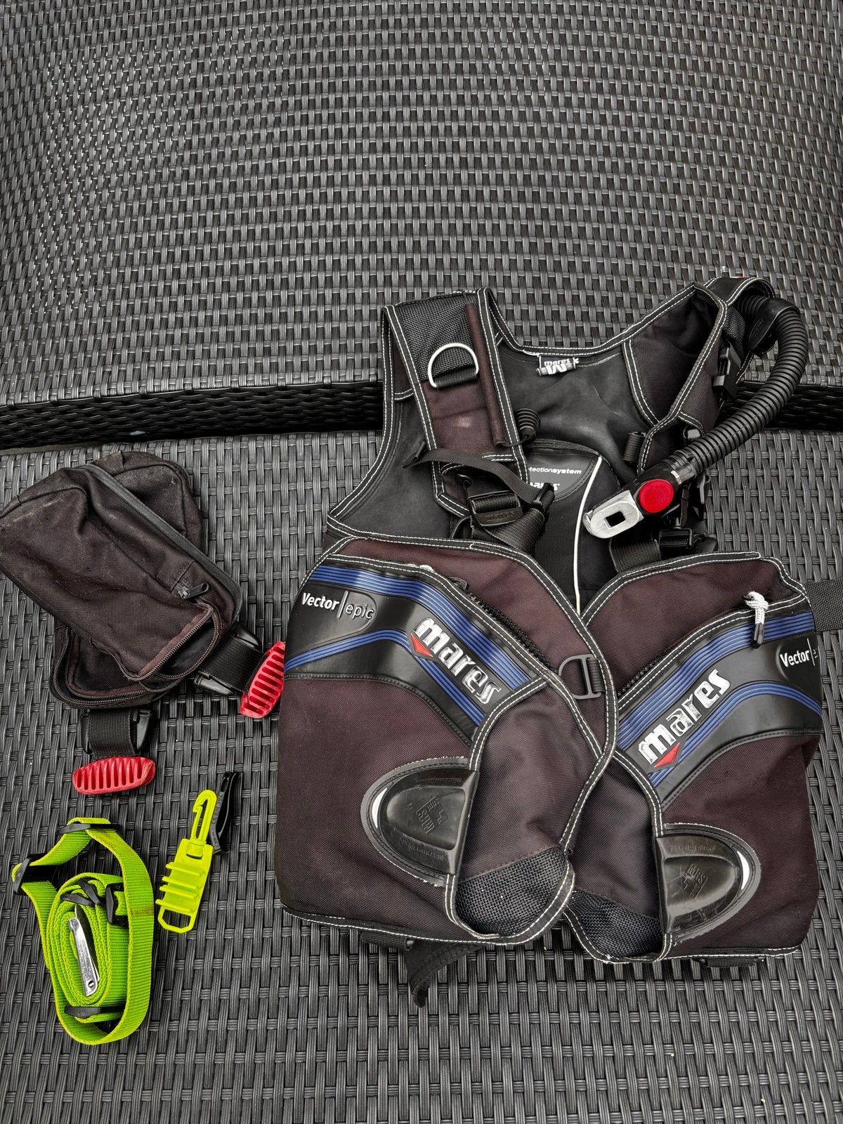 Mares Vector Epic Trimvest met Loodgordel en Accessoires, Ophalen, Gebruikt, Trimvest of Wing