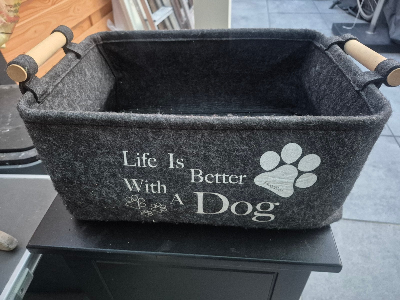 honden speelgoedmand, Ophalen