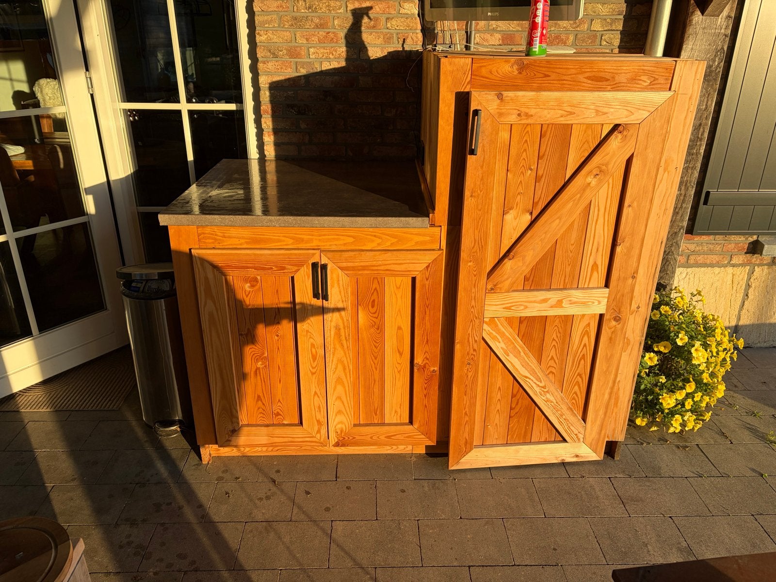 Buitenkeuken met koelkast en werkblad, Tuin en Terras, Ophalen, Zo goed als nieuw, Elektrisch, Vrijstaand