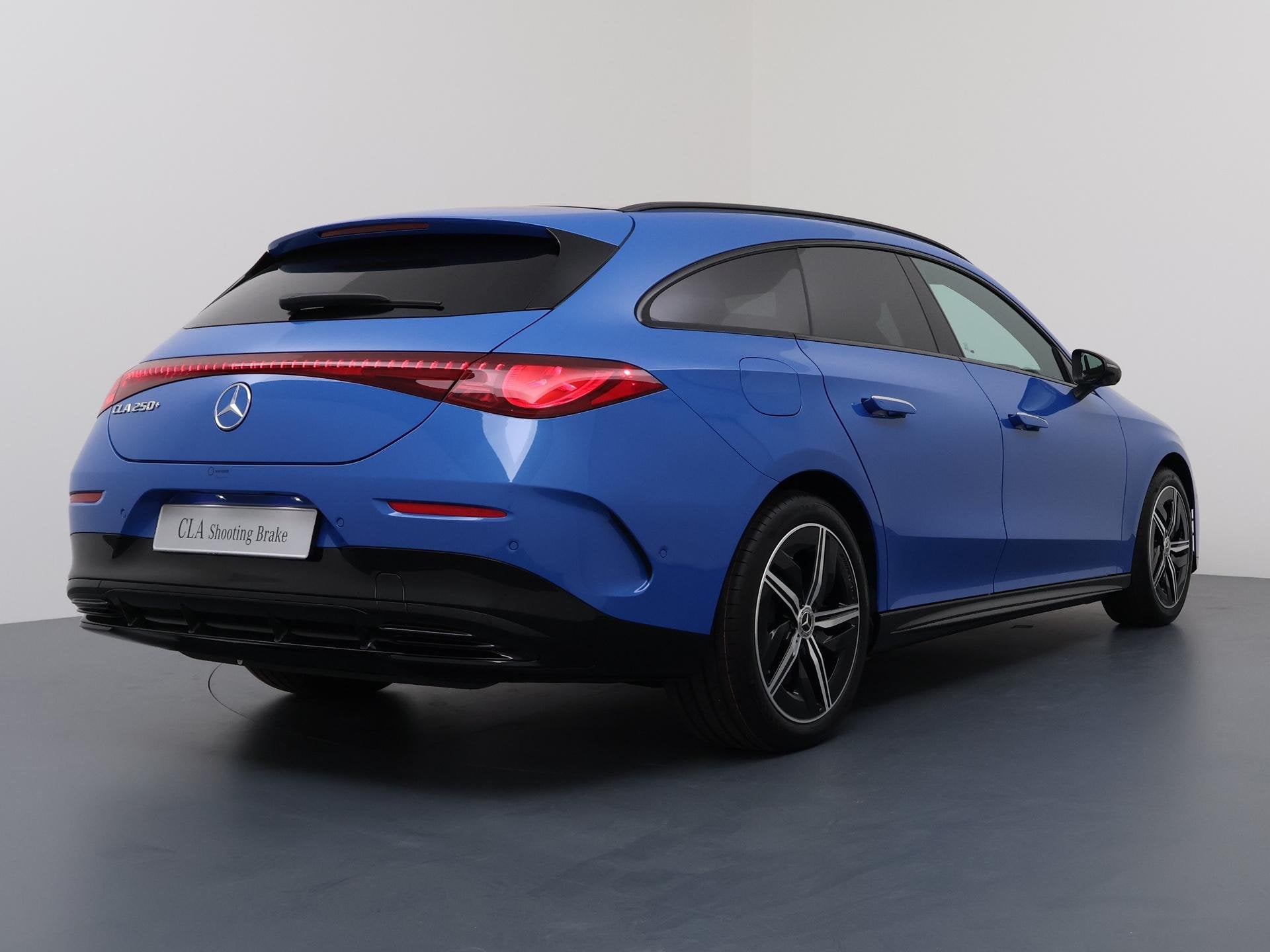 Mercedes-Benz CLA-klasse Shooting Brake 250+ Business Soluti, Auto's, CLA, Achterwielaandrijving, Zwart, Blauw
