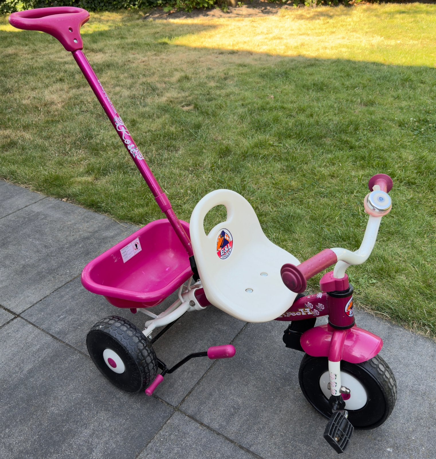 Roze Yipeeh driewieler met duwstang, mandje, bel, Ophalen, Gebruikt, Velgrem, Duwstang