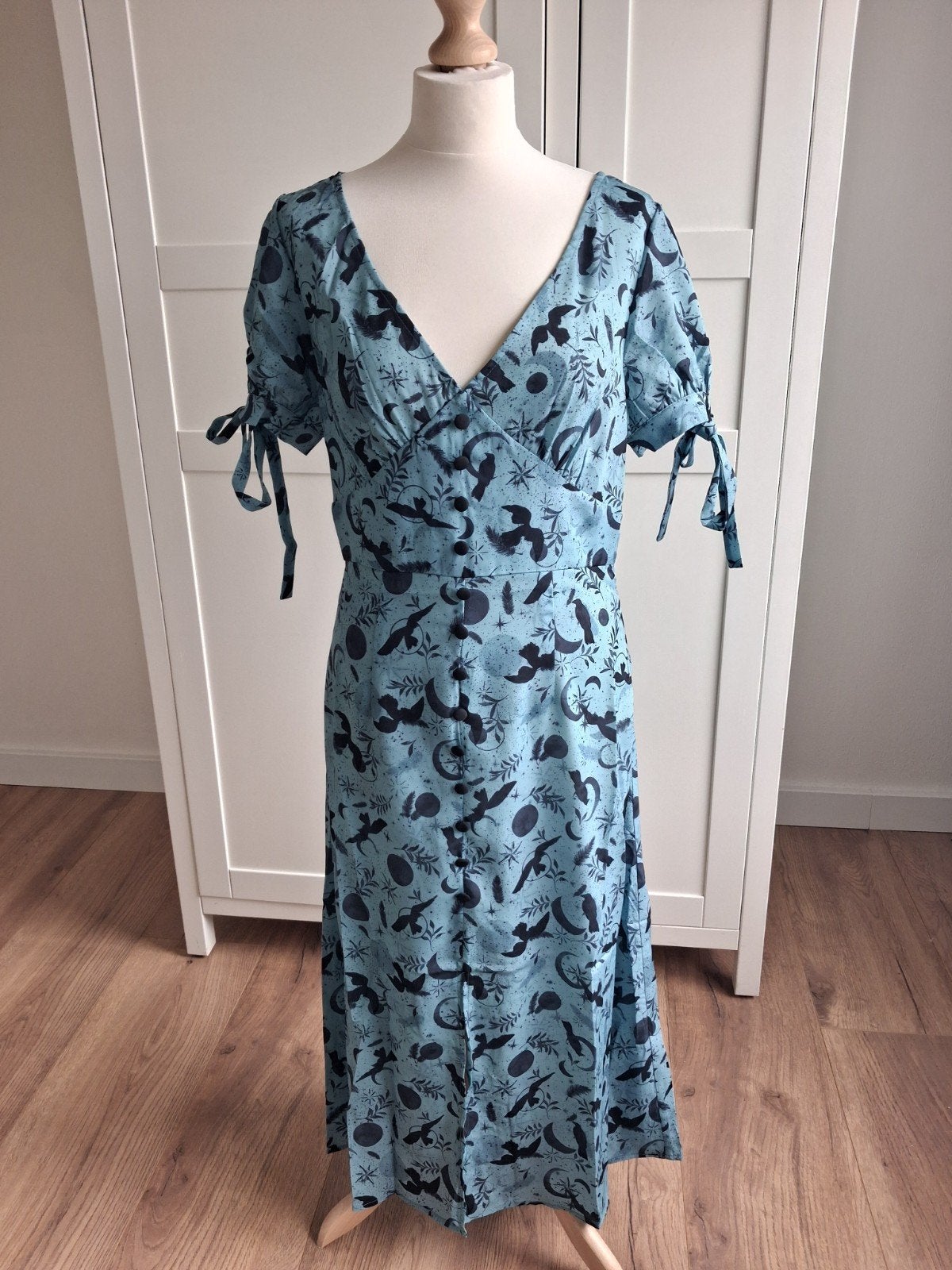 Prachtige vintage-stijl jurk met manen en kraaien, Kleding | Dames, Jurken, Blauw, Maat 42/44 (L), Nieuw, Ophalen of Verzenden