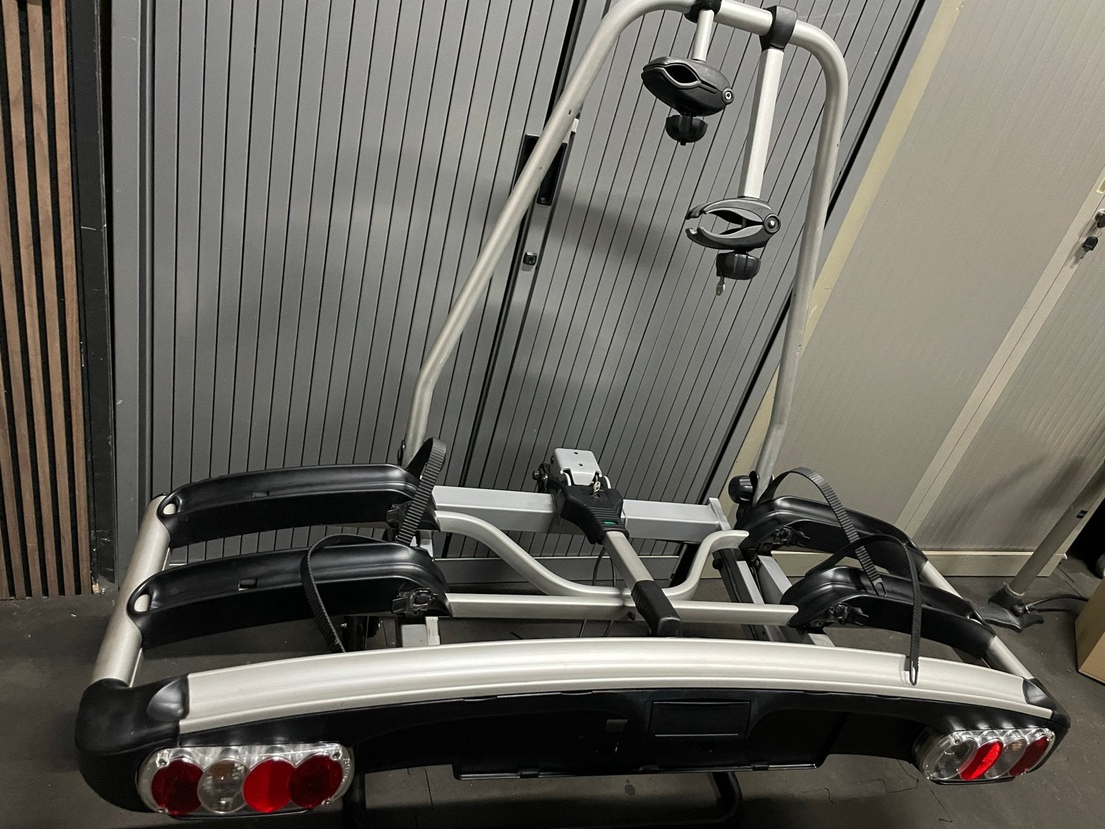 Thule EC 904 Fietsendrager voor 2 (elektrische) fietsen, Auto diversen, Fietsendragers, Ophalen, Gebruikt, 2 fietsen, Trekhaakdrager