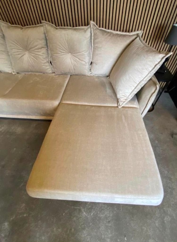 !!ACTIE!! BEIGE VELVET HOEKBANK, IN PRIJS VERLAAGD, Huis en Inrichting, Banken | Bankstellen, MODERN, Verzenden, Hoekbank, 150 cm of meer