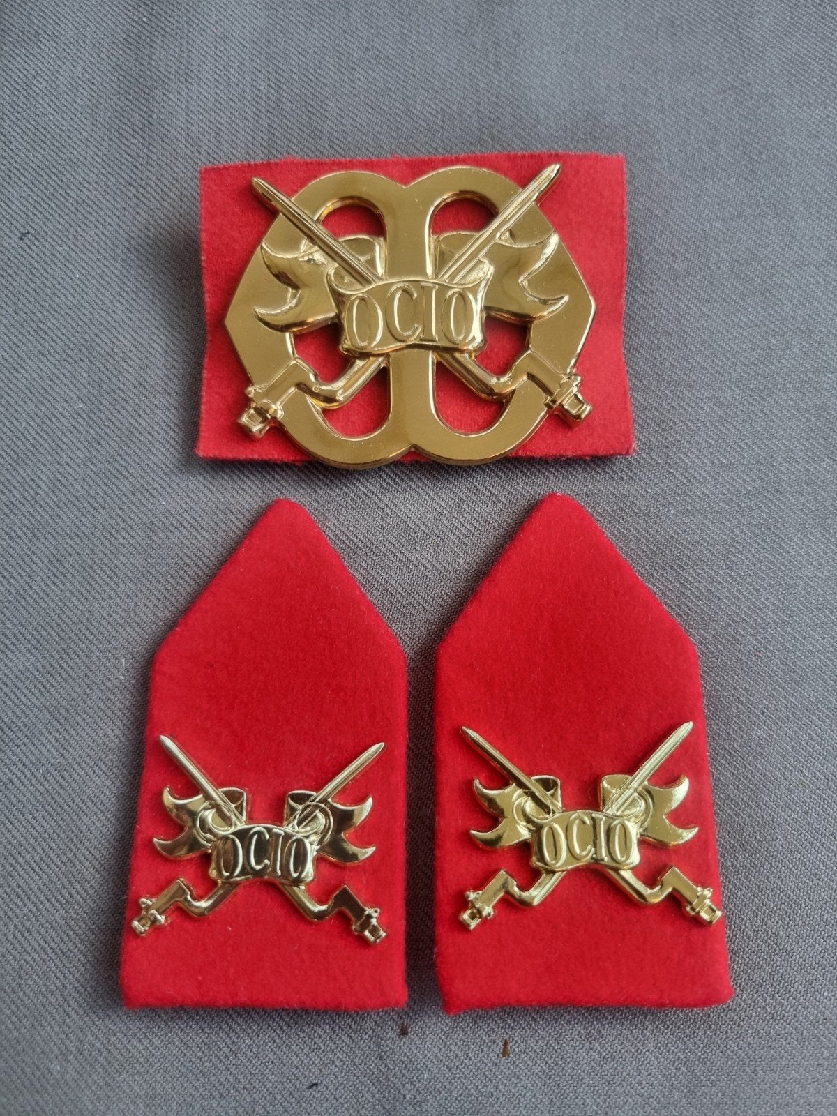 setje  OCIO, Verzamelen, Militaria | Algemeen, Ophalen of Verzenden, Landmacht, Nederland, Embleem of Badge