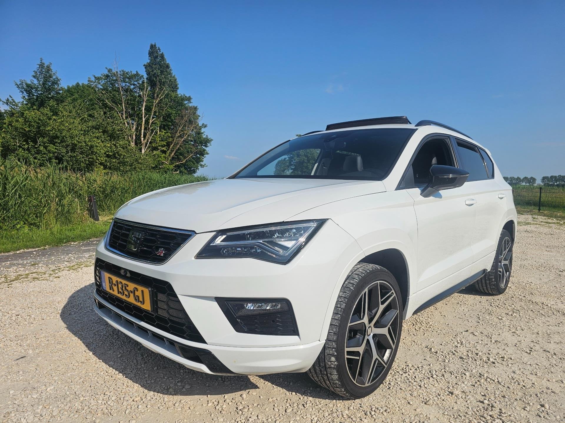 Seat Ateca 2.0 TDI FR Business Intense, Auto's, Seat, 4 cilinders, Ateca, Wit, Bedrijf